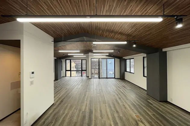 【募集終了】表参道2分、最上階リノベ空間から街並みを一望する