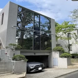 駒沢大学、駐車場・テラス付の5LDK戸建オフィス<br>[世田谷区/65万/204㎡]