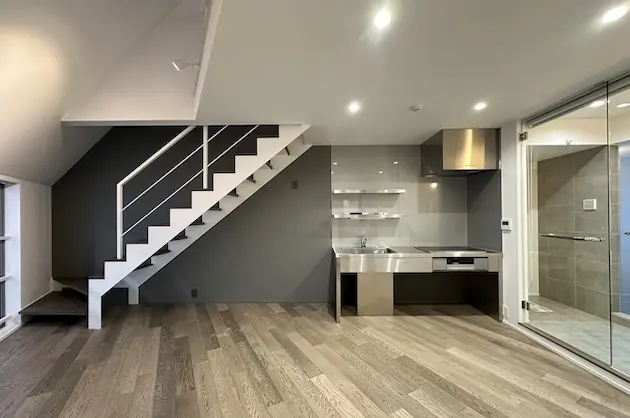 【募集終了】東新宿、モダンシックなルーバル付デザイナーズ