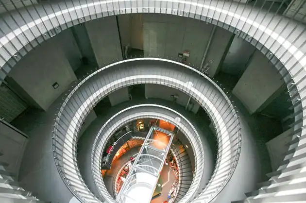 神保町、高パフォーマンスとデザイン両立のSOHO<br>[千代田区/50万/82㎡]