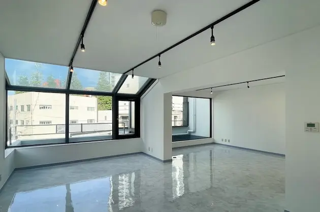 【募集終了】白金台、タイムレスなデザインの優雅なホワイト空間