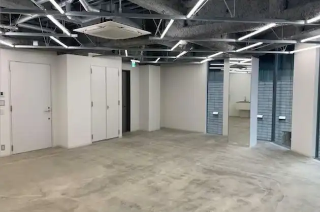 【募集終了】新宿御苑前1分、インダストリアルな築浅ワンフロア