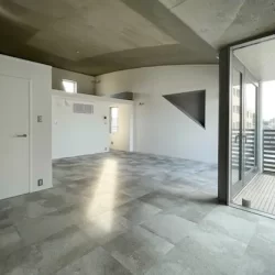 祐天寺、駐車場有・天高3.7mのデザイナーズSOHO<br>[世田谷区/28万/64㎡]