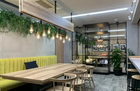 新橋8分、1階の居抜きセットアップ駐車場2台付き<br>[港区/70万/96㎡]