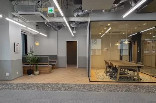 浜松町、スケルトン天井の新築ワンフロア<br>[港区/133万~/137㎡~]