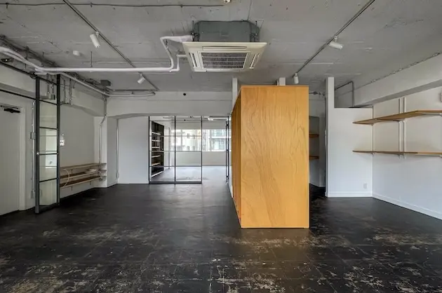 赤羽橋、ビンテージ感のある居抜きデザインオフィス<br>[港区/55万/95㎡]　