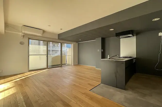 赤坂、デザイナーズSOHOを事務所店舗に<br>[港区/34万/52㎡]