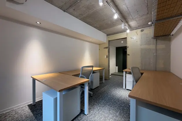 新宿5分、レトロモダンが魅力のフルセットアップ<br>[渋谷区/20万〜/16㎡]