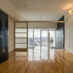 笹塚1分。穴場スポットに位置するメゾネットSOHO<br>[渋谷区/26万/51㎡]　