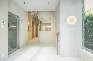 大門4分、敷金礼金なし、上質な什器付きオフィス<br>[港区/70万~/66㎡~]