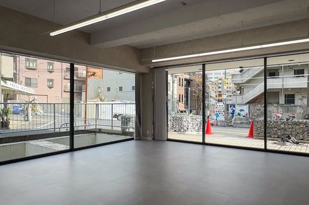 【募集終了】恵比寿、角地で路面の会議室付デザインオフィス