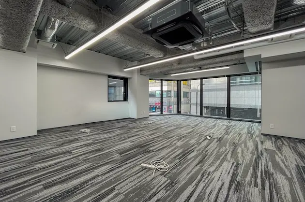 新橋3分、都心を見晴らす新築店舗・オフィス<br>[港区/59万/59㎡]