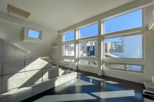 表参道、空に近い天高3.8mの新築戸建風SOHO<br>[渋谷区/105万/133㎡]