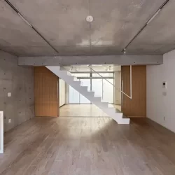 東新宿、空間にメリハリのあるメゾネットSOHO<br>[新宿区/30万/60㎡]