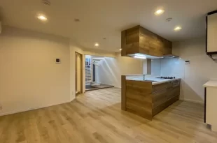 代官山、空を仰ぐ駐車場付きメゾネット<br>[渋谷区/50万/75㎡]