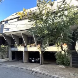 青山一丁目5分、公園沿いのシンプル低層オフィス <br>[港区/44万/70㎡]　