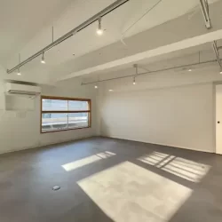 神宮前、天高と採光のある余白を味方につける<br>[渋谷区/20万/40㎡]