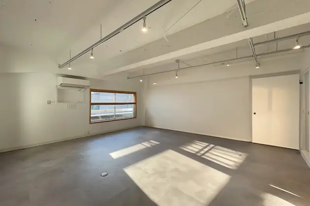 神宮前、天高と採光のある余白を味方につける<br>[渋谷区/20万/40㎡]