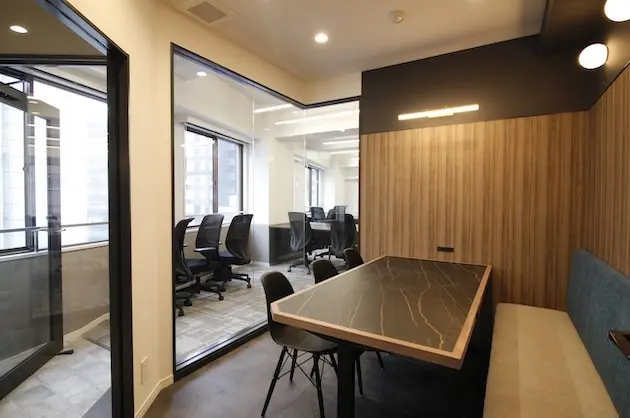 築地駅の出口前、カフェ風セットアップ<br>[中央区/69万/85㎡]