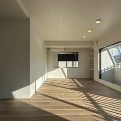 西麻布で空とつながるSOHO物件、ルーフテラス付<br>[港区/36万/65㎡]