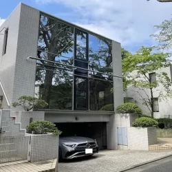 駒沢大学、駐車場・テラス付の5LDK戸建オフィス<br>[世田谷区/65万/204㎡]