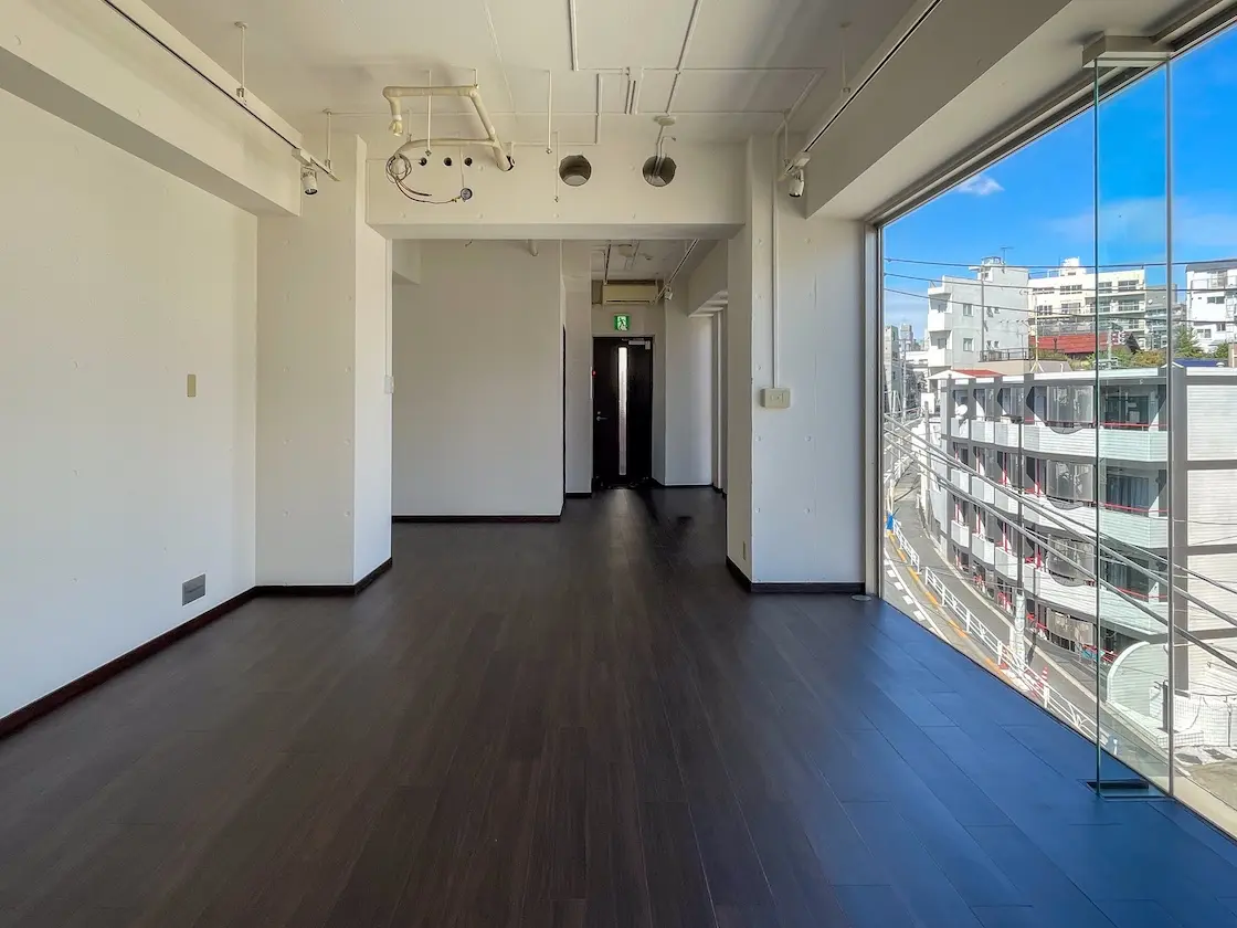 恵比寿3丁目、店舗兼用可能な一棟貸しオフィスビル 室内