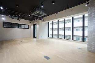 八丁堀2分、東京駅近くの新築オフィスで働く<br>[中央区/49万/66㎡]