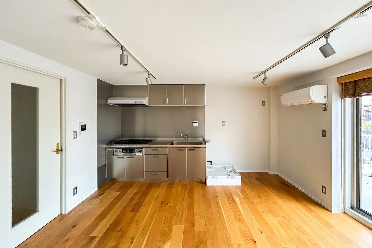 ビラ・フレスカ 501号室 フローリングの室内