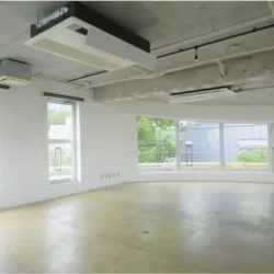 中目黒、彩光とモルタルが美しいリノベオフィス<br>[目黒区/66万/71㎡]