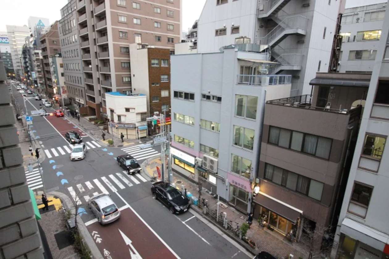 浜松町、アクセス良好・3面採光のリノベオフィス 室内