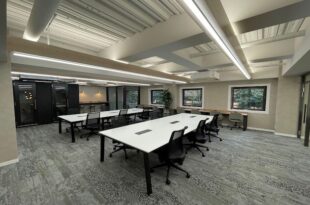 八丁堀5分、ゆとりのワークスペース、家具付<br>[中央区/88万/105㎡]