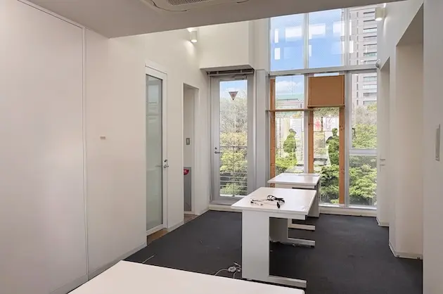 曙橋6分、一部天高5mの最上階ワンフロアオフィス<br>[新宿区/28万/54㎡]